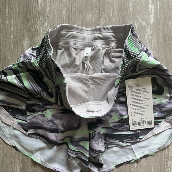 EUC Lululemon Hotty Hot HR Short 4" Special Edition Paint Glide Warp Multi - Picture 8 of 10